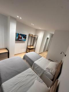 Logan Rooms Berat - 2