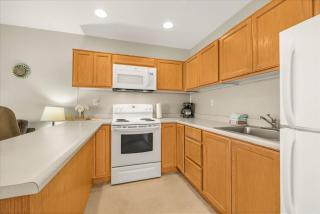 Oceanfront King Suite - Beach Access - Pool and Hot Tub - 7