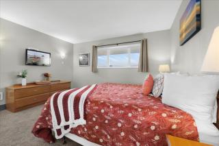 Oceanfront King Suite - Beach Access - Pool and Hot Tub - 7