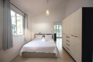 Bahari Villa Beachfront - 4