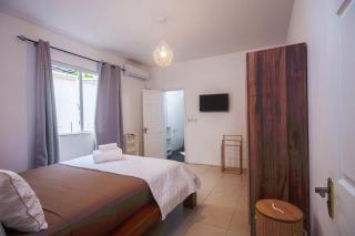 Bahari Villa Beachfront - 2