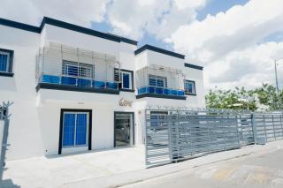 Stylish Luxury Balcony Fast WiFi Parking - 9