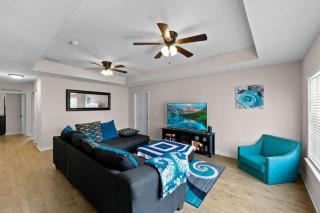 North Jax Home 4 Bed 2 Bath Family Friendly Mins to Airport Washer and Dryer - 2