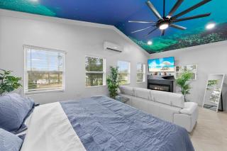 Reef Break Getaway Long-Term King Bed Laundry - 9