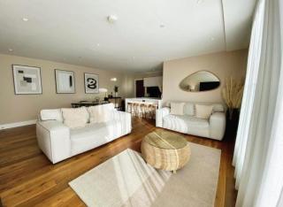 Stylish 2-Bedroom Apartment Near York Minster, Rydale House - Sleeps 4 - York - 0