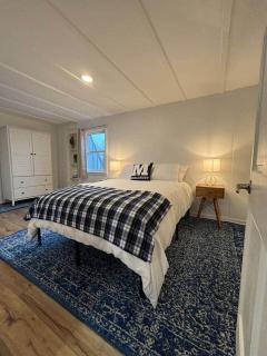 Tasteful two bedroom just minutes to Middlebury! - 7