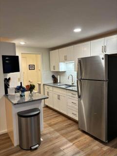 Tasteful two bedroom just minutes to Middlebury! - 6