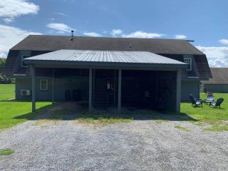Tasteful two bedroom just minutes to Middlebury! - 3