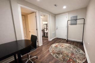 Flexhome West Town · Spacious 2BR Duplex · Sleeps 6-7 - 1