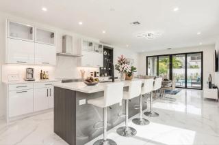 Luxury Paradise walk to Las Olas -5 mins to Beach - 1