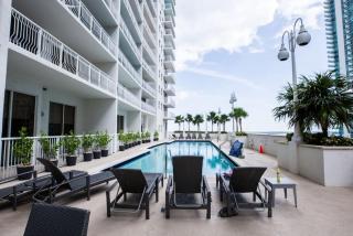 2 BR Apt , free parking - 7