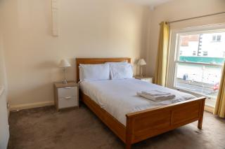 Bay Apartment 1 - 4