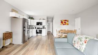Irvington House - Stylish Duplex - 10 Min Downtown - Family Friendly - 1