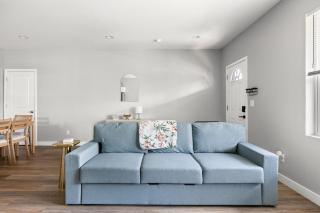 Irvington House - Stylish Duplex - 10 Min Downtown - Family Friendly - 4