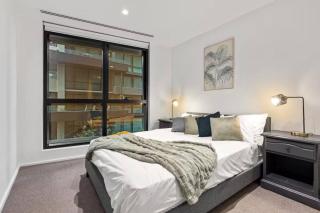 Premium Melbourne CBD Luxury 2 Bedroom Apartment Near Albert Park Lake with Free Parking, Pool, Gym and Sauna - 7