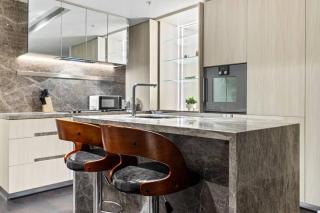 Premium Melbourne CBD Luxury 2 Bedroom Apartment Near Albert Park Lake with Free Parking, Pool, Gym and Sauna - 3