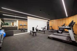 Premium Melbourne CBD Luxury 2 Bedroom Apartment Near Albert Park Lake with Free Parking, Pool, Gym and Sauna - 1