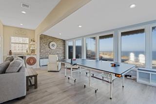 Queen Vic LI Soundfront 5BR Beach House - 7