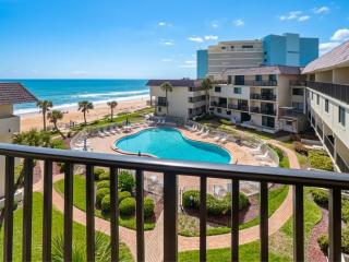 The Bent Palm Club by Distinctive Beach Rentals - 3