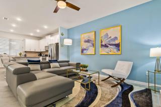 Spacious 4br Townhome w pool -Free BBQ - 0