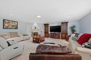 Hot Tub Retreat with Fenced Yard Near Lake Texoma - 2