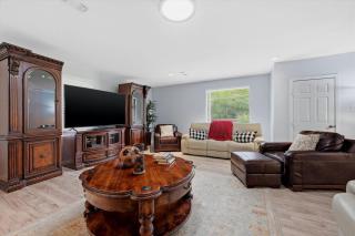 Hot Tub Retreat with Fenced Yard Near Lake Texoma - 6