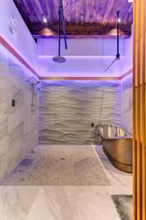 Exquisite One-of-a-Kind 3BDR Penthouse Condo in Downtown TC - 2