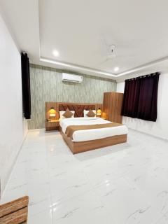 Shri Prem Sharnam - By The Aureo Hotels - 1