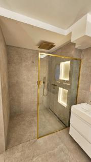 Luxurious large home with Pool, Garden, Koi Pond only 12 min to Octoberfest - 2