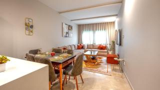 5 min CMN Pool Balcony - 5