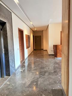 5 min CMN Pool Balcony - 3