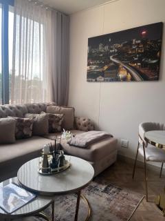 Deluxe on One - Johannesburg - 4