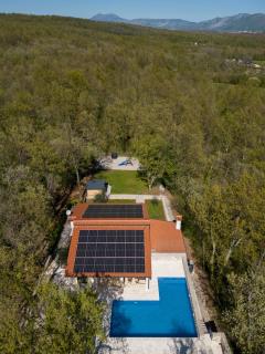 VILLA PORTUM - Heated Pool, Jacuzzi, Sauna, Playground - FAMILY ONLY - 2