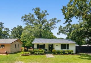 Tiny Home Hot Tub Privacy Fence Fire Pit Peaceful Neighborhood near Bogue Chitto State Park - 7