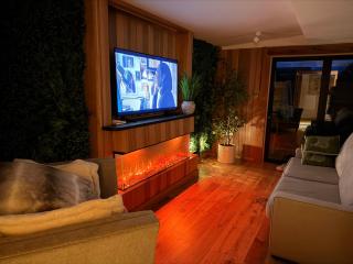 White River Retreats luxury lodges with Private Wood Fired Hot Tubs - 2