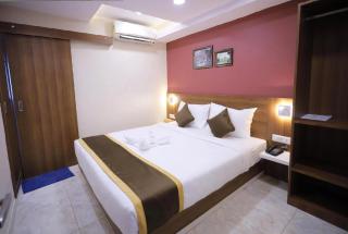 Hotel White Moon' Near Karkarduma Couple friendly - 7