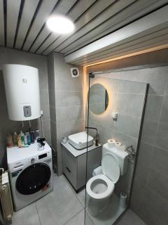 Gigabit High-Speed Internet Modern Apartment - 5