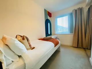 Superb House Sleeps 7 parking in Cambridge - 2