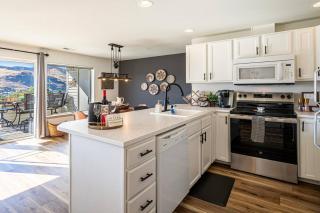 Cozy Condo in Chelan with Balcony & Views - 6