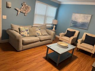 Family Beach Stay | Pool | Tennis | Pet Friendly - 0