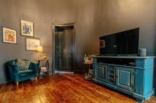 Central Georgian flat - perfect festival base! - 6