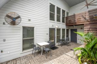 The Moon Quonset Hut Vacation Rental Heated & Chilled Pool - 5