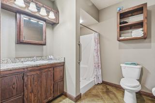 Quail Cove 5 - Lakefront Studio Boat Slip - 7
