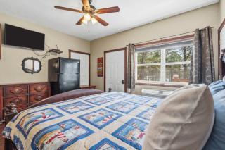 Quail Cove 6 - Lakefront Studio Boat Slip - 2