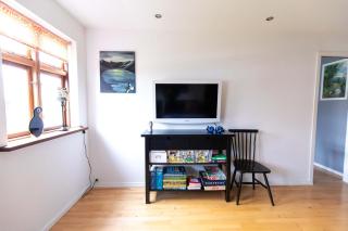 A serene escape in scenic surroundings - 6