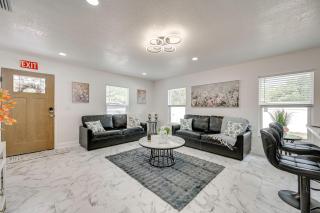 Game Room + Yard: Tampa Home By Theme Parks! - 5