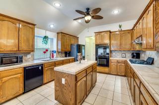 Spacious Arlington Home By Shops, Parks and Lakes - 1