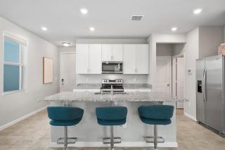 3-BR- Stylish Beach House with Heated Pool - 4