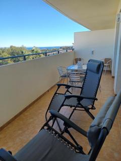 Vistas al mar, piscina y playa en Cap Salou - 1