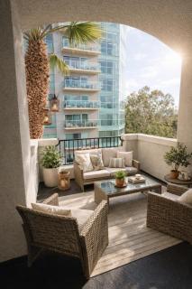 Premium 1 & 2 Bedroom Stay Near Venice Beach with Pool Hot Tub & Cinema - 8